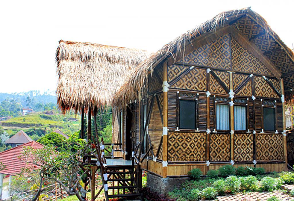Villa Istana Bunga Lembang Exterior photo